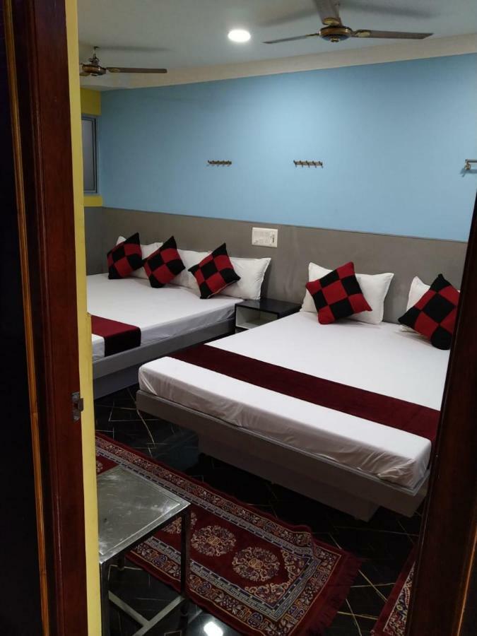 Gayathri Stay Канчипурам Екстериор снимка